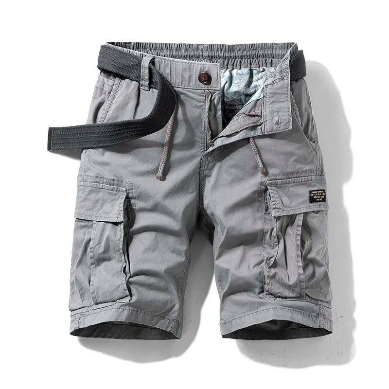 Stylische Herren Cargo-Shorts in Khaki, ideal für Outdoor & lässige Freizeit. Robuste kurze Hose.