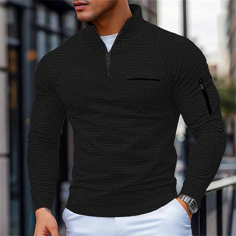 Zeitloser Herren Strukturpullover mit Stehkragen. Ein vielseitiges Basic mit Zipper für Freizeit-Outfits.
