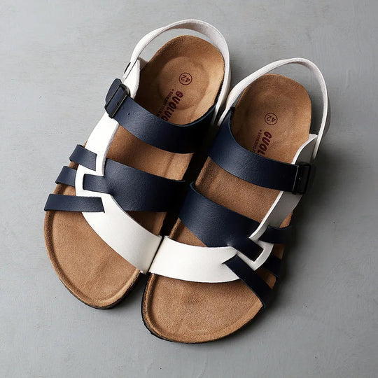 Detailansicht der orthopädischen Damen Sandalen "Noa" mit weichem Fußbett und verstellbaren Riemen.