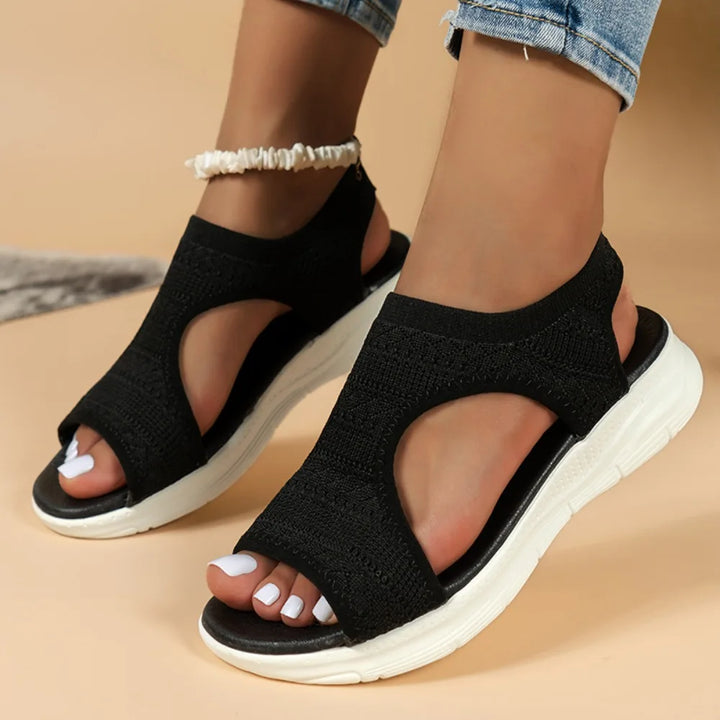 Leichte Damen Sommersandalen mit orthopädischer Fußgewölbestütze. Ideale Freizeitschuhe für heiße Tage.
