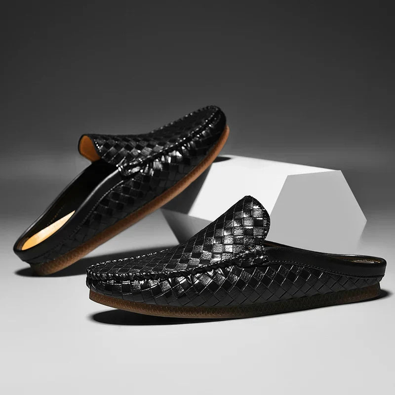 Trendige Herren Slides zum Hineinschlüpfen, modern und bequem. Vielseitige Pantoletten für Casual-Outfits.