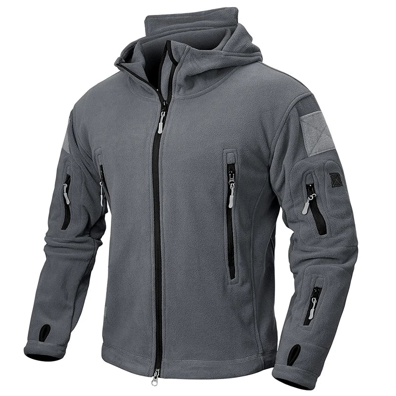 Stilvolle Herren Outdoorjacke im taktischen Design. Warm & strapazierfähig für jedes Abenteuer.