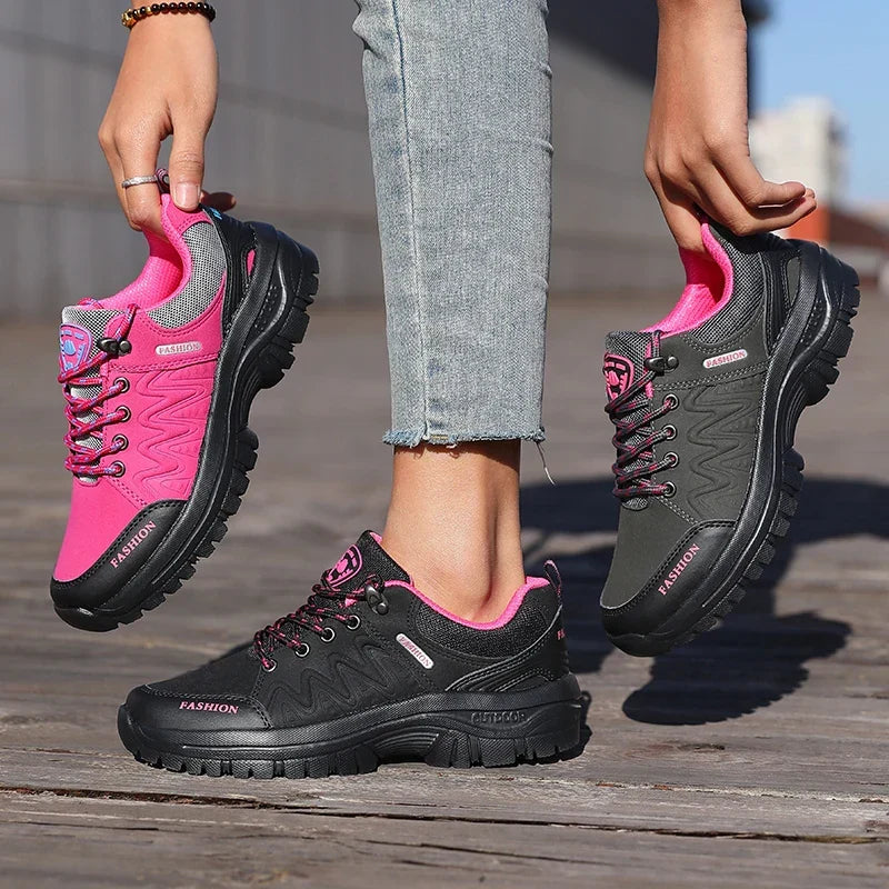 Leichte Damen Trekkingschuhe in Schwarz mit atmungsaktivem Obermaterial. Perfekt für sportliche Aktivitäten & Reisen.