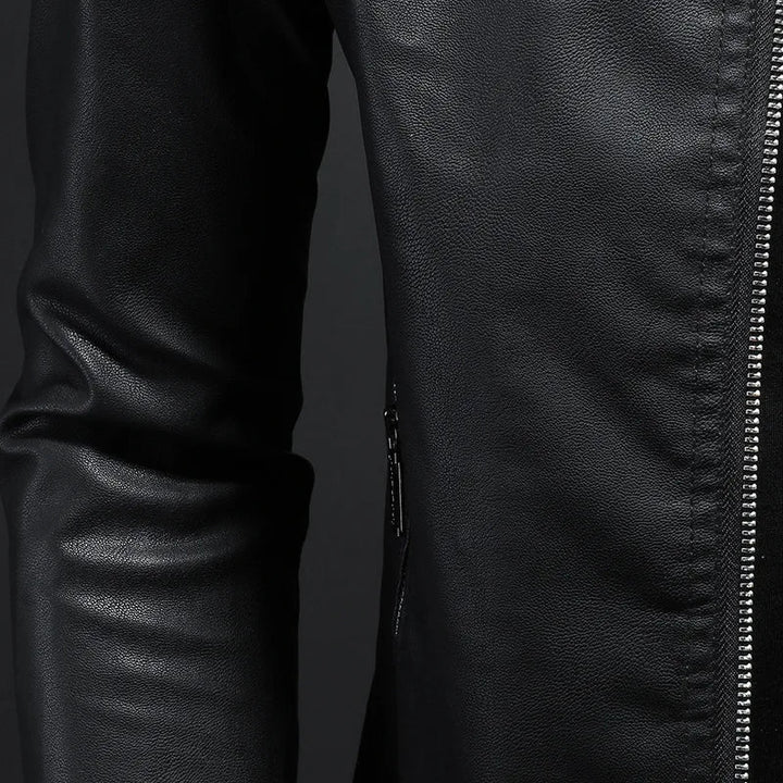 Produktbild: Schwarze Slim Fit Herrenjacke, klassischer Reißverschluss-Stil, Herbst & Frühling.