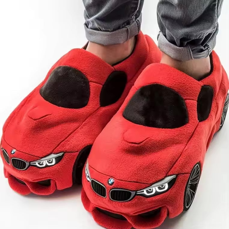 Entspannen mit warmen Füßen in diesen stylischen Herren Winterpantoffeln im Auto-Look, perfekt für Winter.