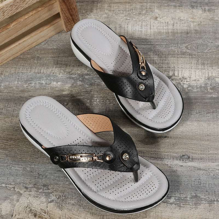 Detailansicht der Zehensandalen für Damen: orthopädisch, rutschfest & unterstützend für die Haltung.