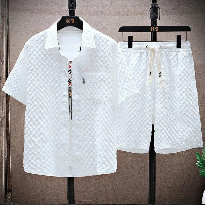 Herren Sommer Set: Stilvolles Poloshirt & bequeme Shorts. Perfekt für Freizeit & Urlaub an warmen Tagen.