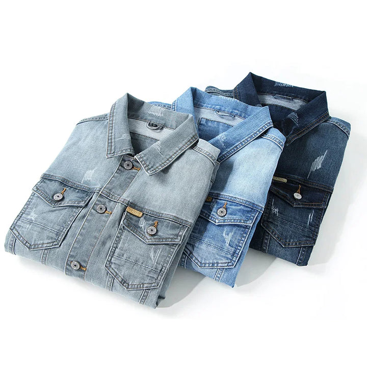 Klassische blaue Herren Jeansjacke, Langarm. Perfekt für lässigen Alltagsstil und hohen Komfort.