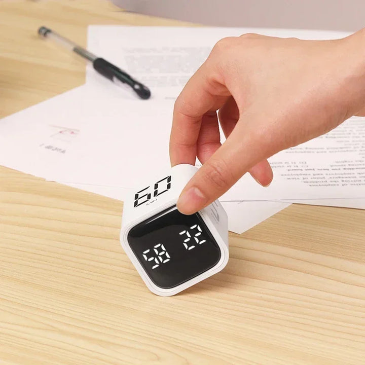 Digitaler Küchen-Timer mit Schwerkraft-Sensor für präzises Kochen und Backen; LED-Anzeige; einfach zu bedienen.