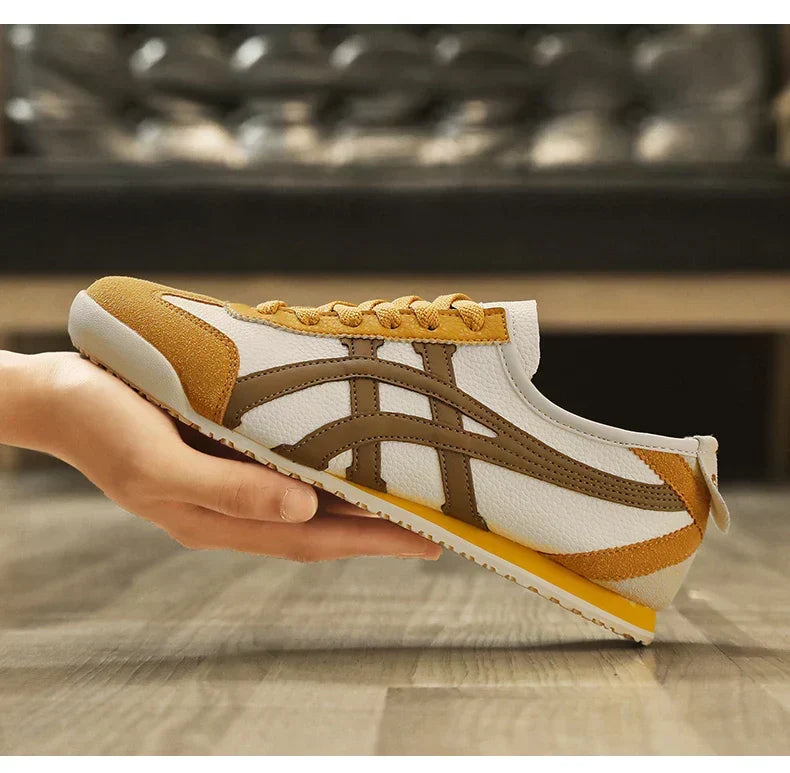 Seitenansicht der Geometrischen Sommer-Sneakers Milan. Moderne Unisex-Freizeitschuhe für Damen & Herren, bequeme Passform.