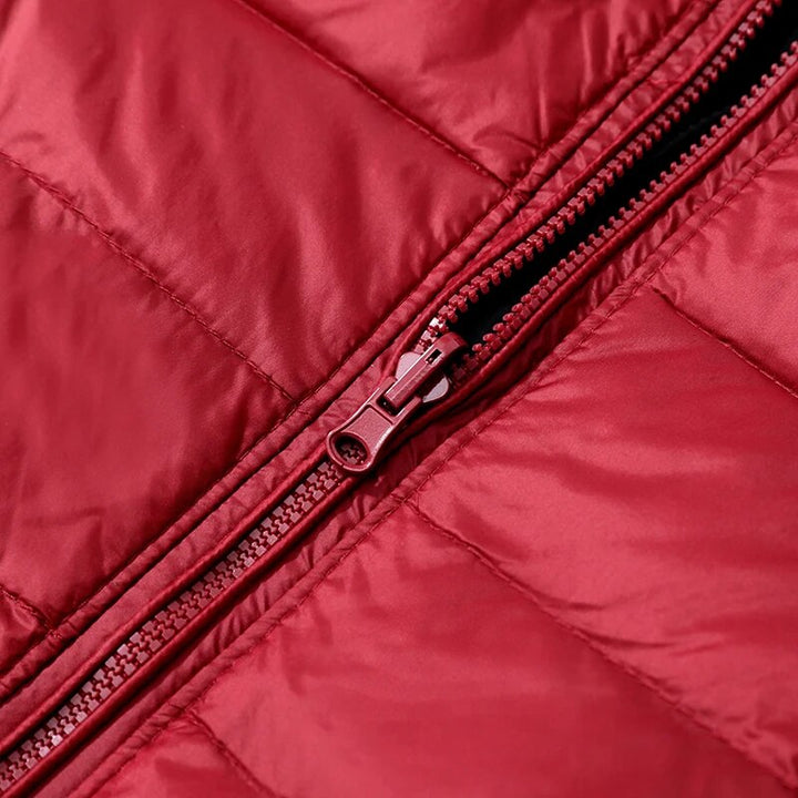 Wendbare Freizeitjacke für Damen, leichtgewichtig, winddicht, stilvoll in verschiedenen Farben.
