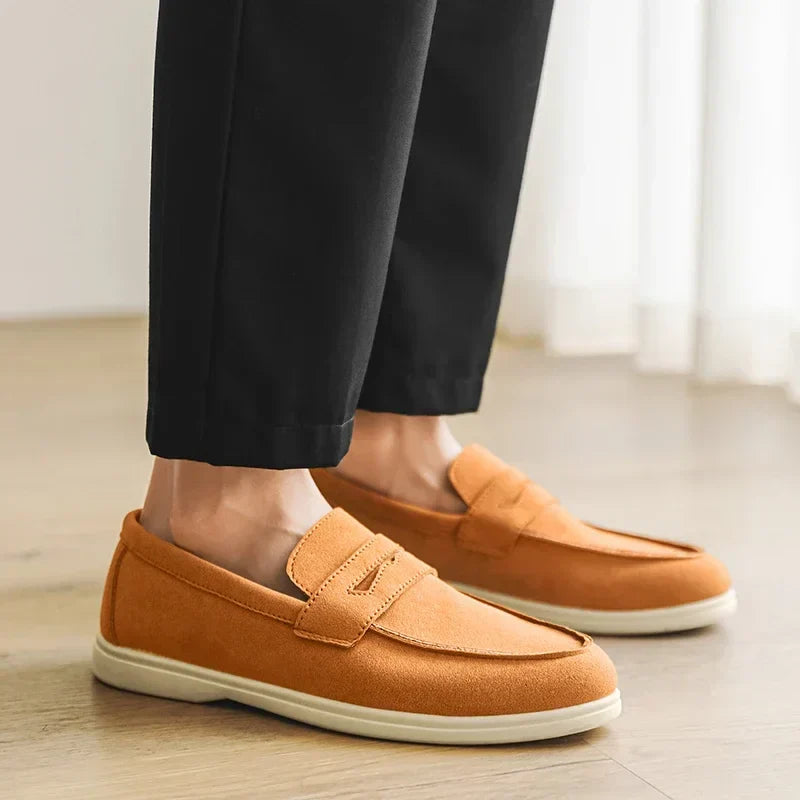 Hochwertige braune Herren Loafer, ideal als elegante Freizeitschuhe & Slipper.