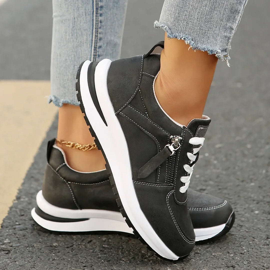 Bequeme Damenschuhe: Orthopädische Plateau Sneakers, stilvoll als Alltagsschuh.