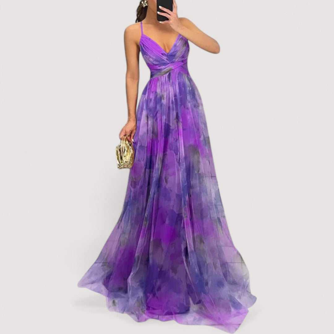 Elegantes Damen Abendkleid, mit figurbetonter Silhouette und verdrehtem Oberteil, für besondere Anlässe.