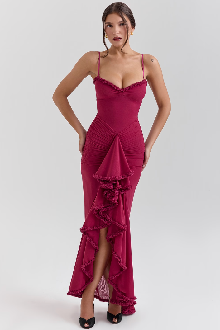 Festliches Maxikleid in dezentem Design, mit feinen Rüschen und eleganten schmalen Trägern für Damen.