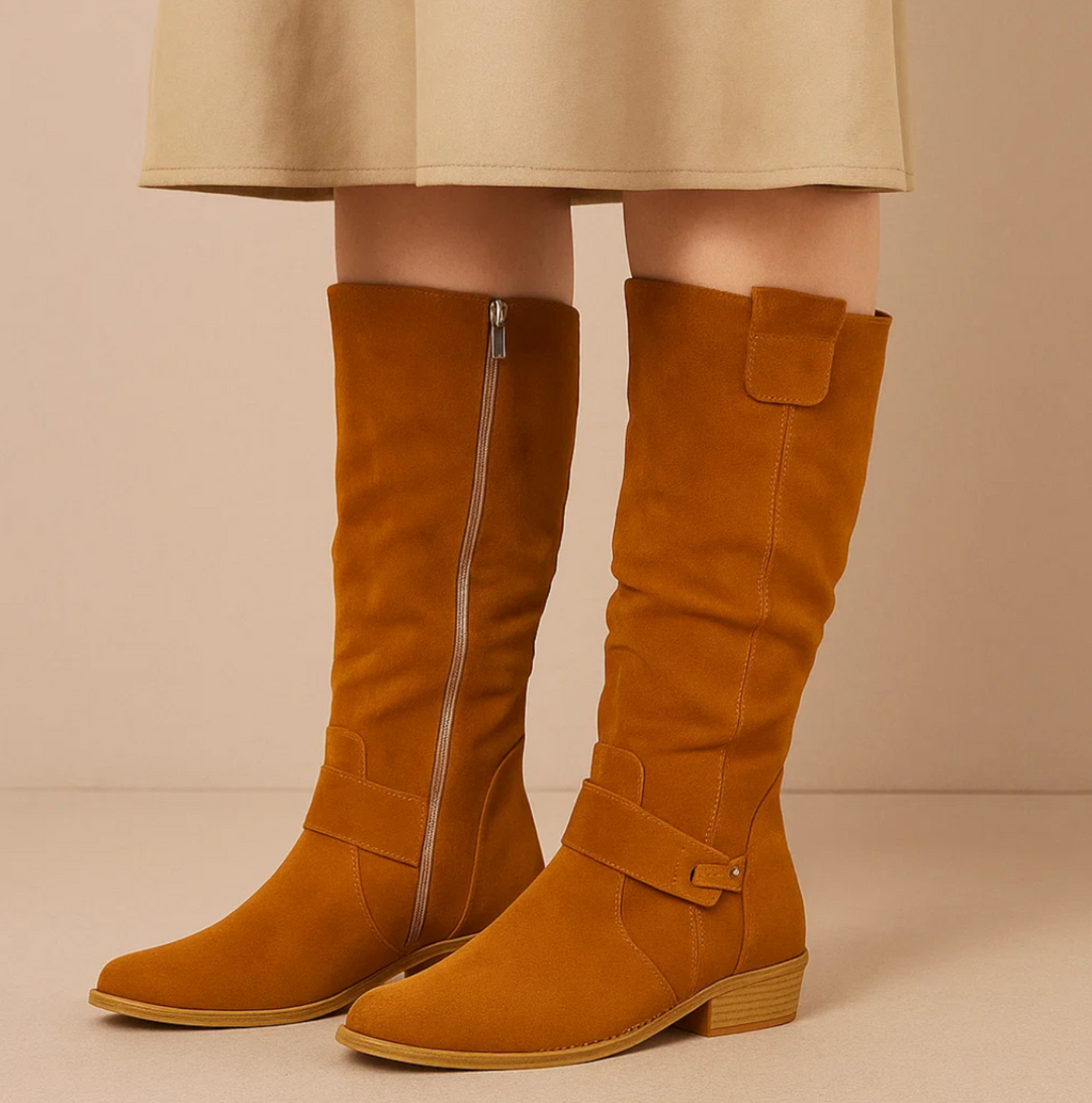 Detaillierte Ansicht eleganter Damenstiefel mit Blockabsatz. Hochwertig, bequem & modisch für den Alltag.