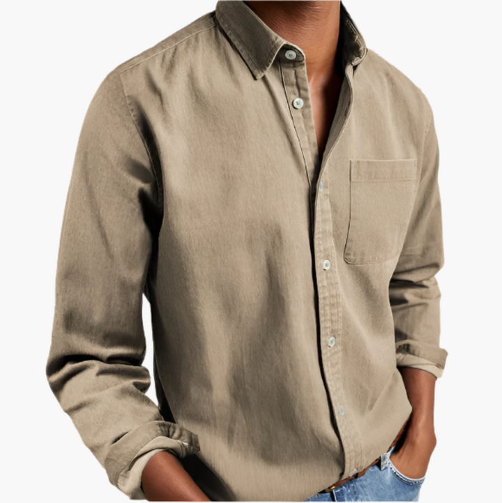 Smartes Herren Langarmhemd, elegant und modern, ideal für einen gepflegten Business Casual Stil.