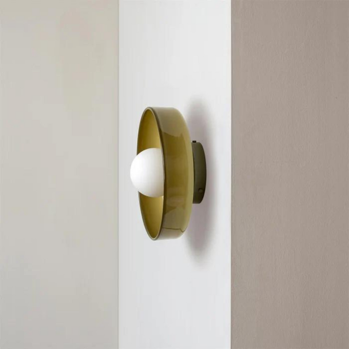 Designlampe SphereGlow: moderne, runde Deckenleuchte mit warmem Licht für zeitgemäßes Dekor.