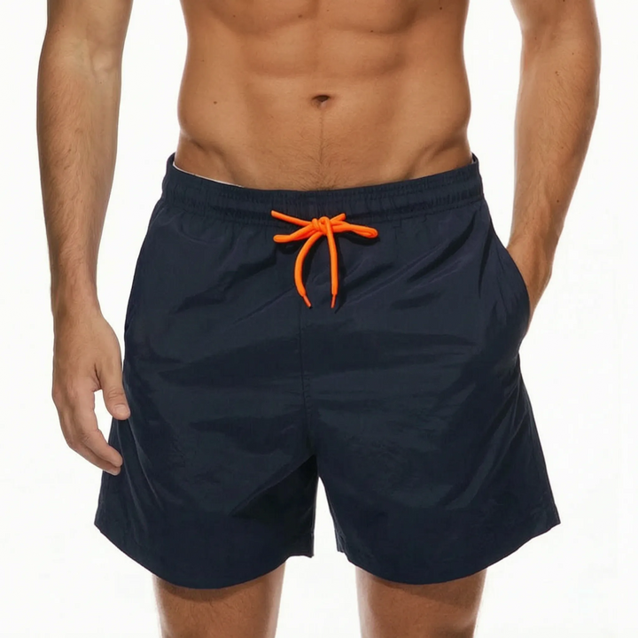 Lässige Herren Badeshorts, schnelltrocknend, ideal als Schwimmhose für Pool und Meer.