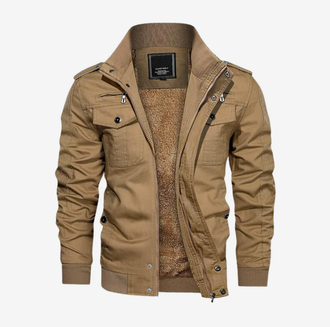 Warme Herren-Winterjacke im modernen Design. Perfekt für kalte Tage, bietet Komfort & lässigen Stil.