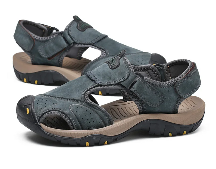 Herren Komfort-Sandalen: Schlupf, breite Passform und rutschfeste Sohle für maximale Sicherheit.