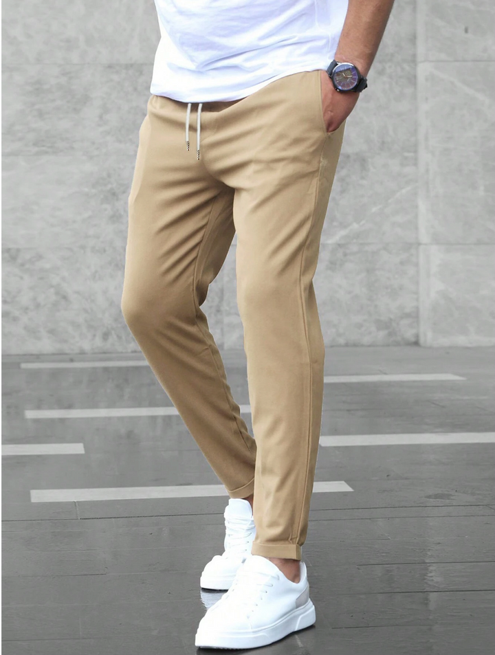 Schlanke Herren Stretch Businesshose, Slim Fit, modern & komfortabel für Büro und Freizeit.