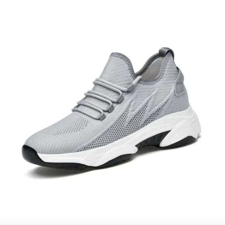 Modische Herrenschuhe in Weiß-Grau mit verdeckter Höhensohle; perfekte Freizeitschuhe für diskrete Größe.