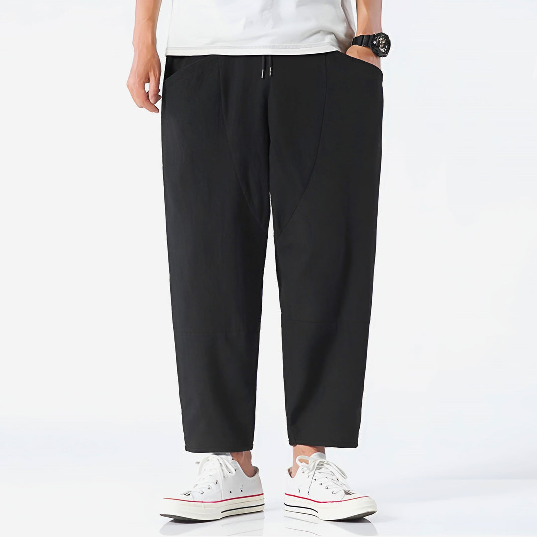 Herren Streetwear Cropped Hose. Modern, bequem und vielseitig für den täglichen Casual Look.