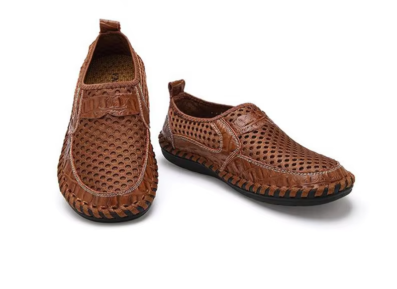 Gesunde Herren Bequemschuhe: Atmungsaktive Slipper mit weiter Passform, unterstützen den Fuß optimal.