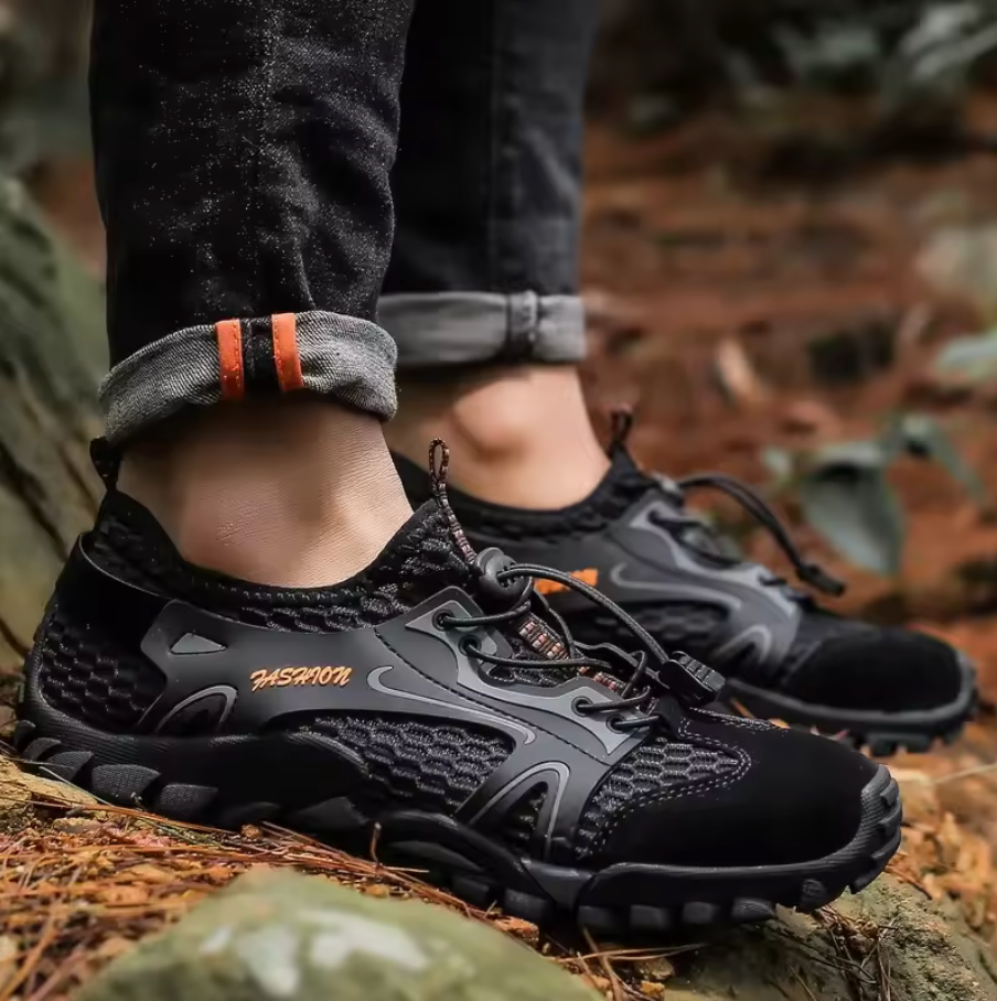 Leichte Herren Trekkingschuhe für Wanderer, bieten Komfort, sicheren Halt & Rutschfestigkeit auf Trails.