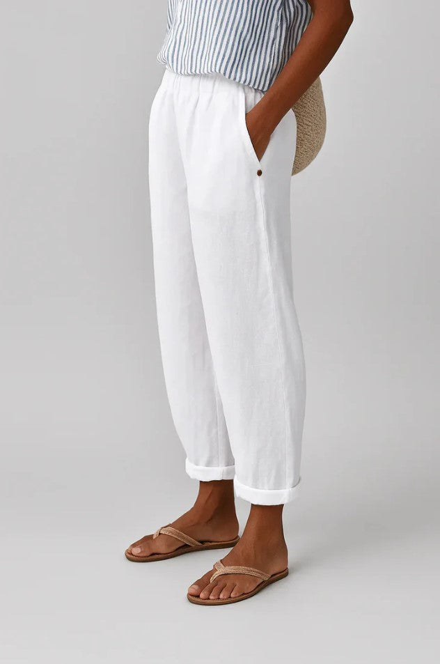 Elegante Damen Freizeithose mit Gummibund, stilvoll & locker, ideal für Reisen & warme Tage.