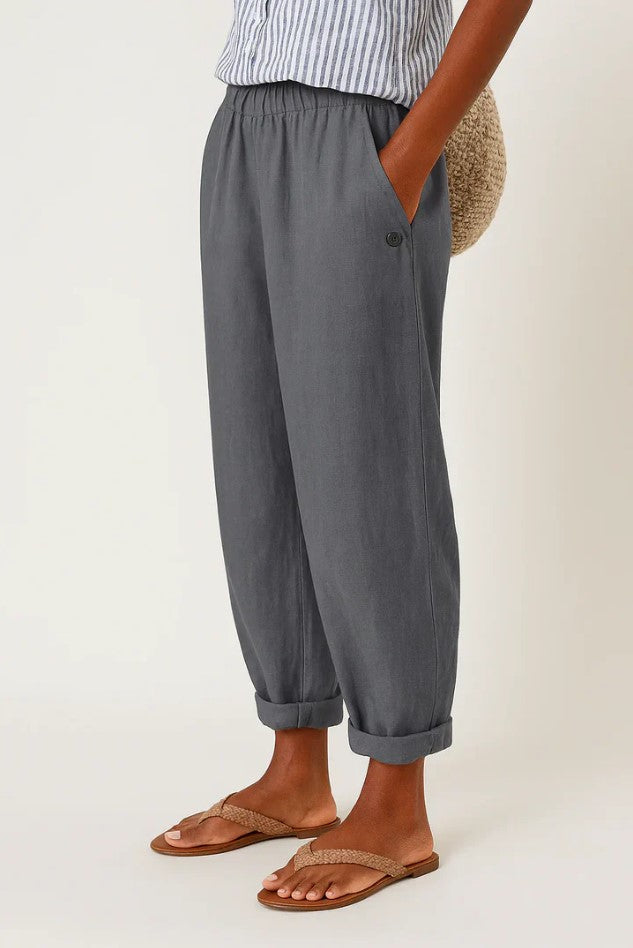 Leichte Damen Sommerhose mit Gummibund, locker fallend, bequem für warme Temperaturen & Alltag.