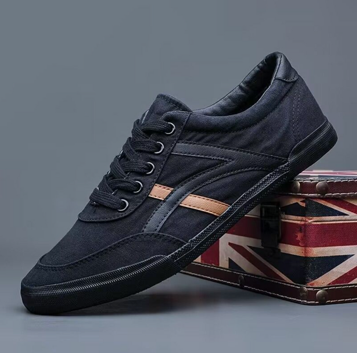 Bequeme Herren Freizeitschuhe mit griffiger Sohle. Vielseitige Low-Top Sneaker für Alltag, Reisen & urbanen Look.