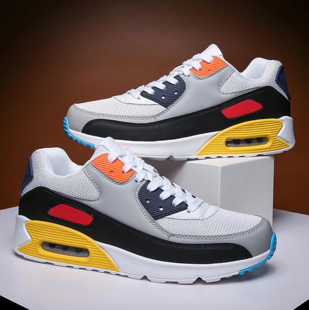 Herren Sneaker schwarz-weiß, bequem und leicht, ideal für Alltag & Freizeit. Sportlicher Look mit guter Dämpfung.
