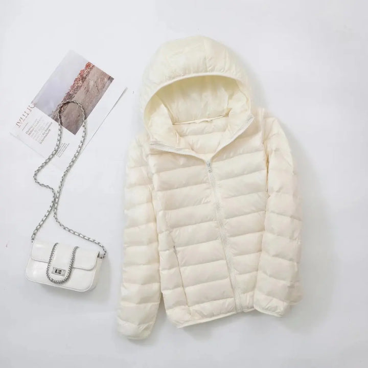 Figurschmeichelnde Damen Windjacke, leicht & wendbar, ideal für flexible Styles im Alltag.