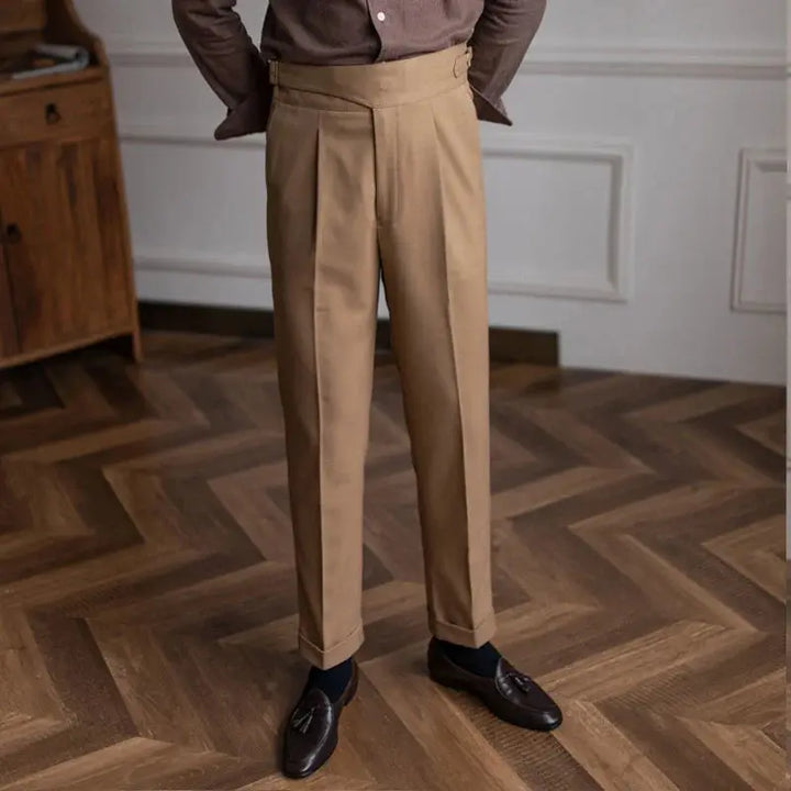 Vielseitige Freizeithose & Businesshose für Herren in Schwarz, zeitloser Vintage-Look.