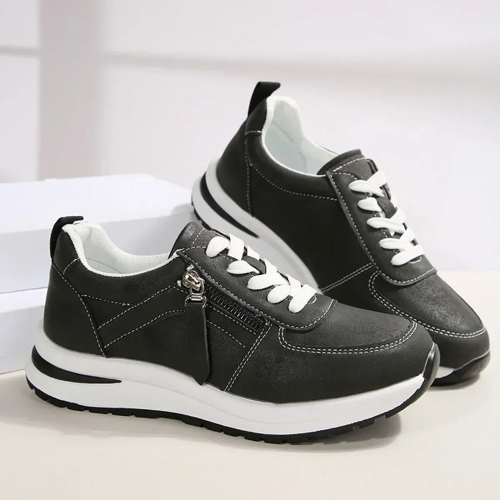 Modische Plateau Sneakers für Damen, orthopädisch und bequem, ideal als Alltagsschuh.