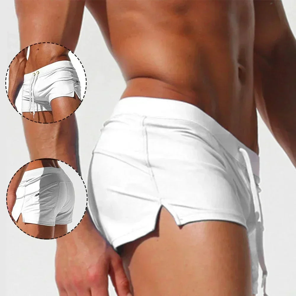 Stylische Herren Badeshorts GUSTAV. Perfekt für Schwimmen, Strandtage und sommerliche Wasseraktivitäten.
