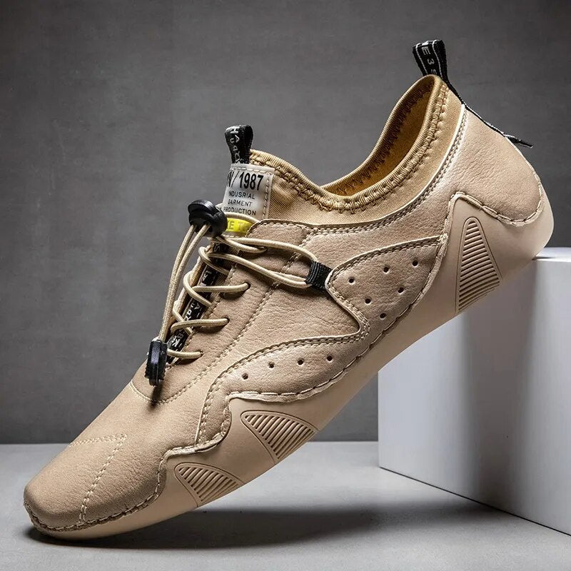 Braune orthopädische Herren-Schnürschuhe für Alltag & Komfort. Bequem, rutschfest, ideal als Freizeitschuhe.