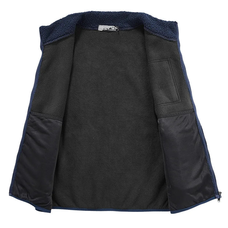 Trendige Herren Weste mit feiner Textur und praktischen Cargo-Taschen, perfekt als stylisches Oberteil im Herbst.