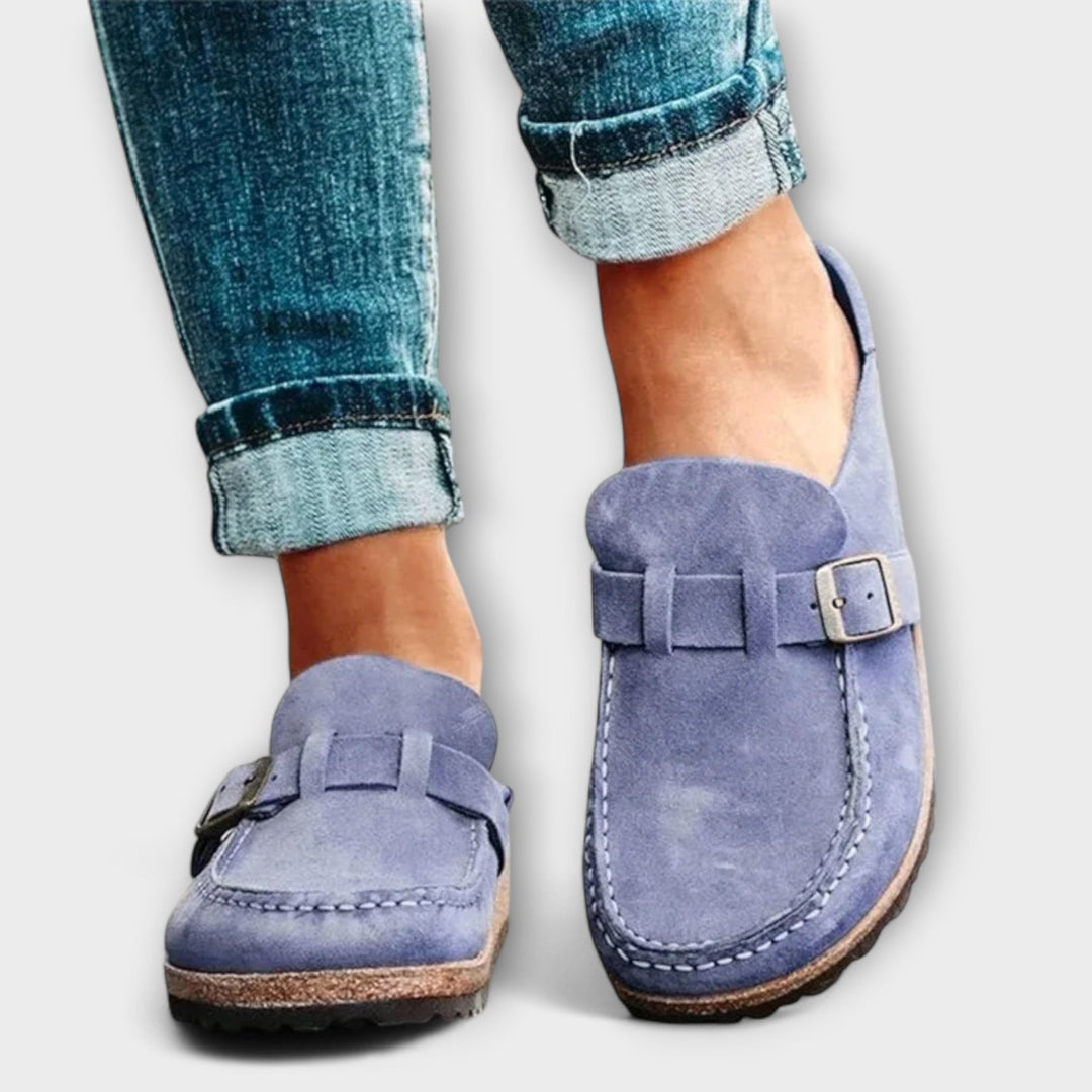 Grüne Damenschuhe: bequeme orthopädische Slip-On Mokassins für Damen; flexible Freizeitschuhe.