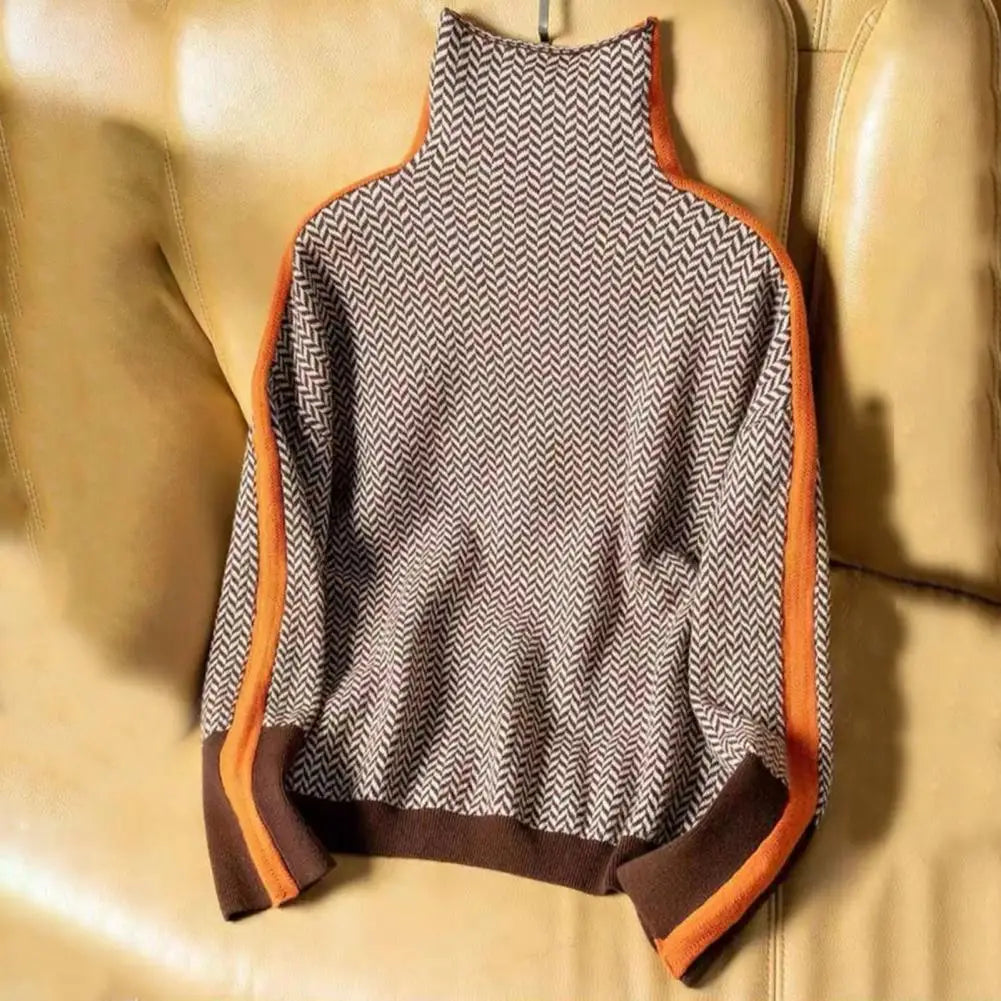 Stilvoller Damen Strickpullover mit hohem Kragen & lockerem Schnitt in Kontrastfarben. Ideal für Herbst & Winter.