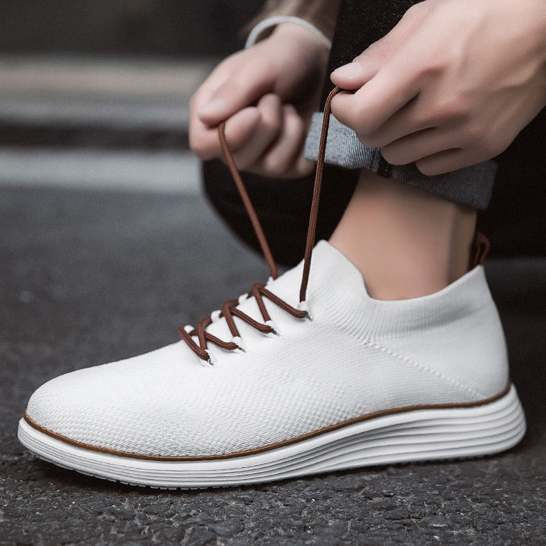 Rückenansicht der Herren Freizeitschuhe, gepolsterter Schaft für extra Halt & Komfort.