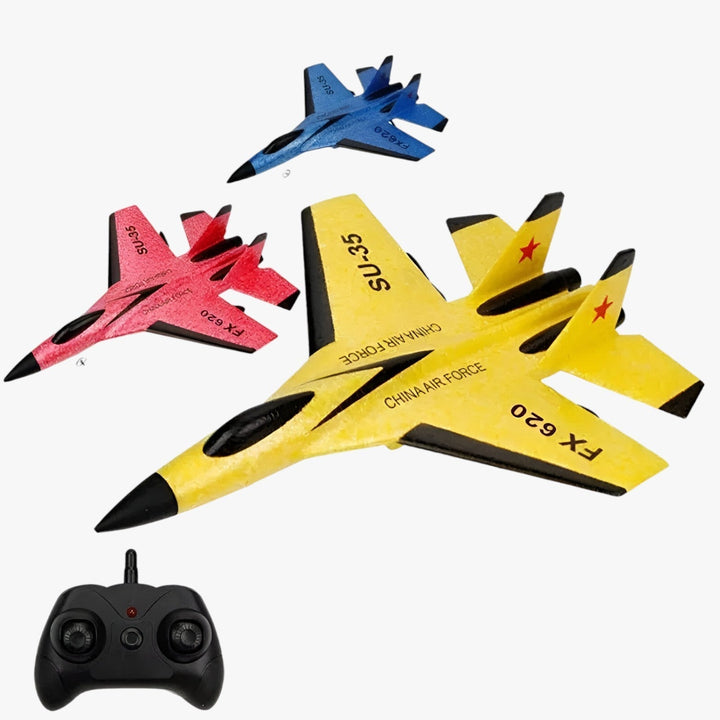 Das FalconAir RC-Flugzeug mit leuchtenden LEDs fliegt bei Dämmerung, ein atemberaubendes Outdoor-Erlebnis mit Technik.