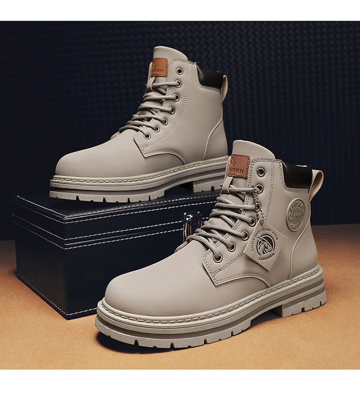 Stylische Herren Freizeitschuhe, knöchelhoch und wasserdicht. Robust für Stadt und Natur, optimaler Komfort.