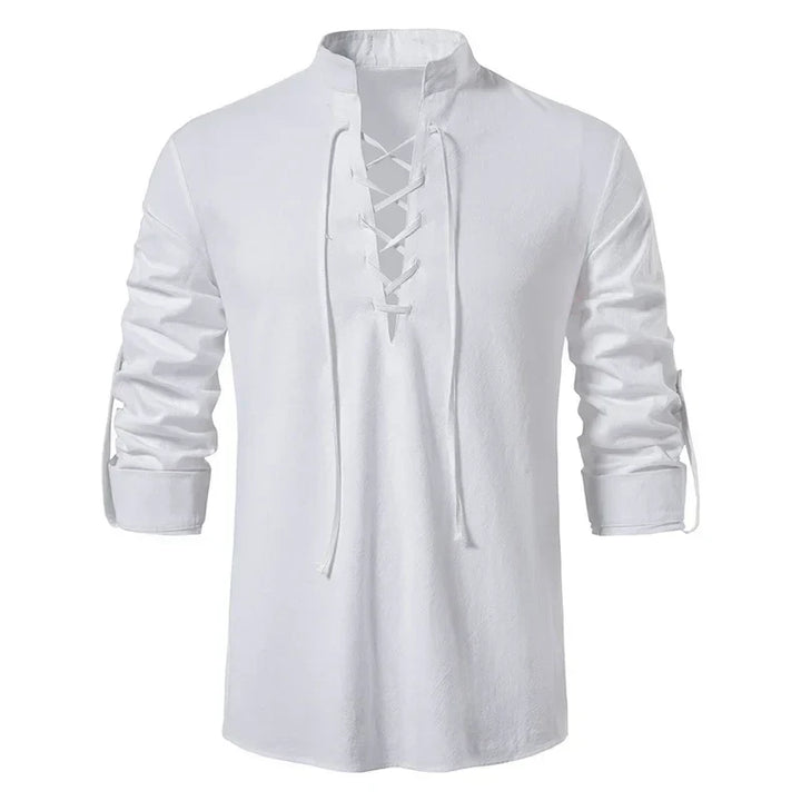 Stilvolles Herren Sommerhemd, weiß, im lockeren Boho-Stil mit Krempelärmeln, vielseitig.