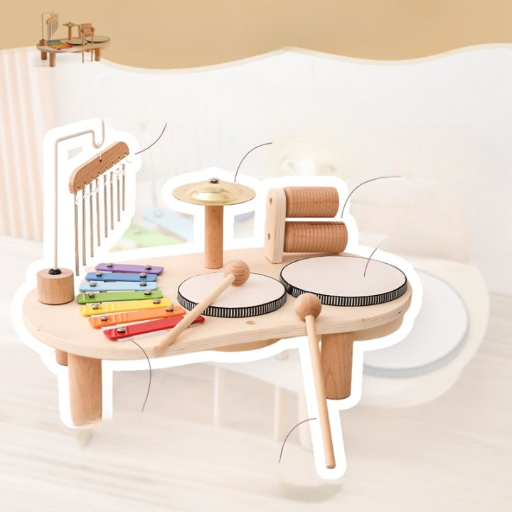 Ideales Geschenk: Robustes All-in-One Holzmusikspielzeug für Kleinkinder, fördert Motorik und frühe musikalische Bildung.