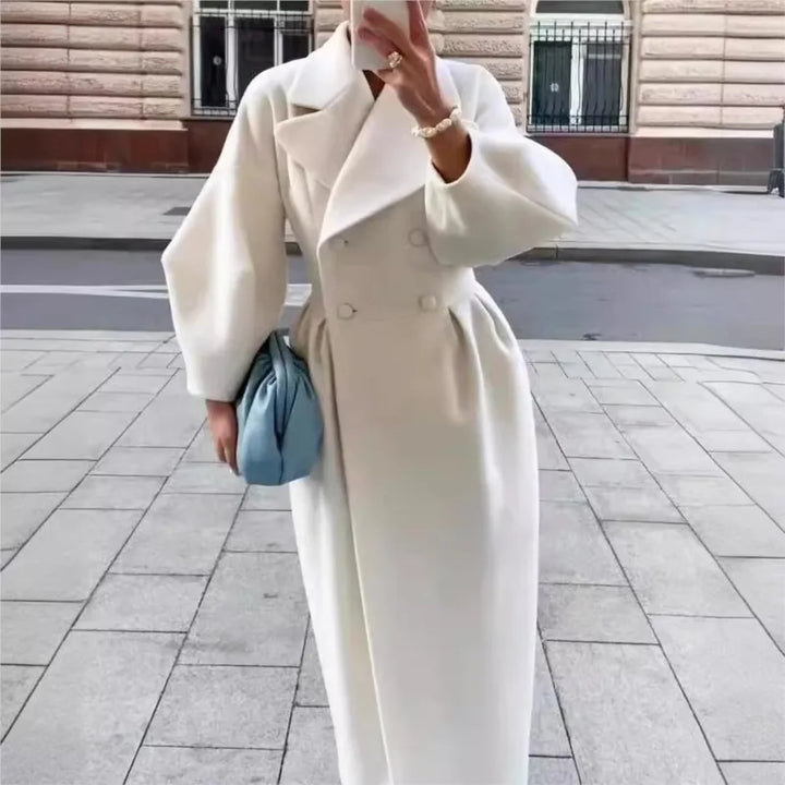 Eleganter Damen Mantel mit Reverskragen & Doppelknopfleiste für einen klassischen Business Look.