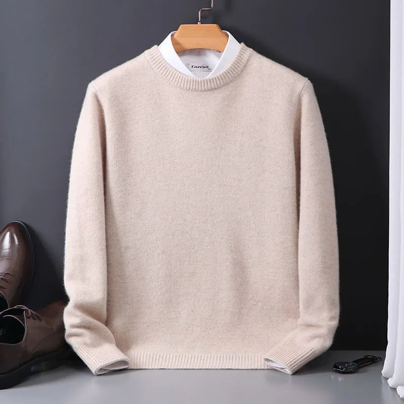 Klassischer Herren Pullover in Marineblau, vielseitig und bequem für jeden Anlass, von Business bis Freizeit.