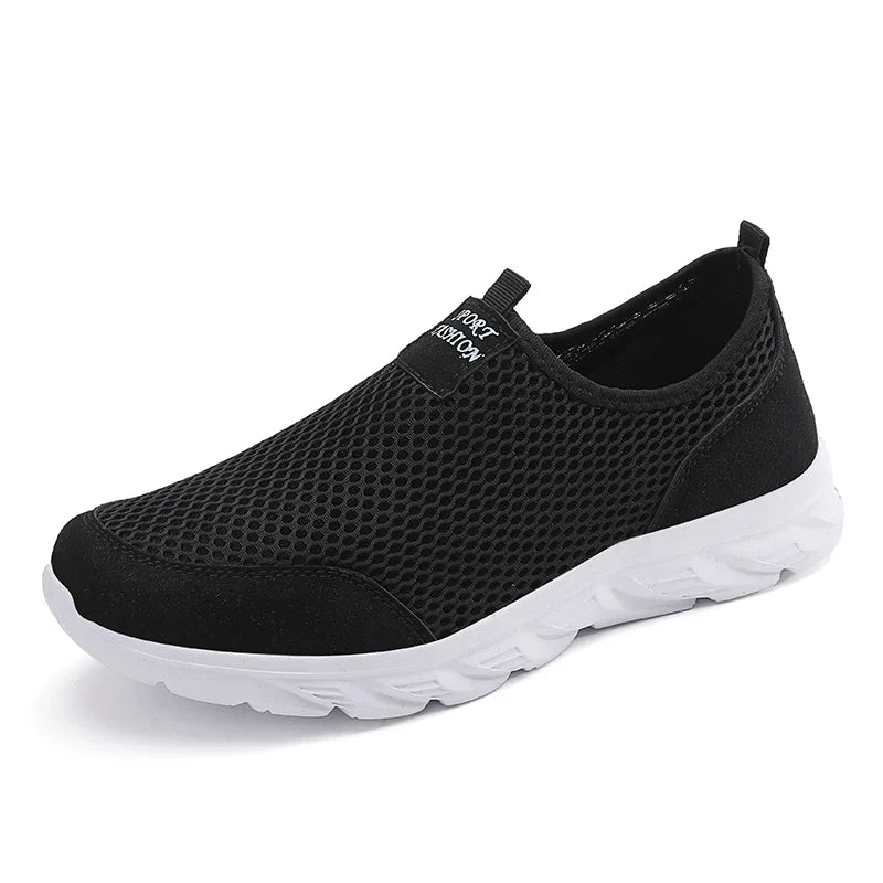 Rückenansicht der Herren Slip-On Sneaker, zeigt die schlanke, sportliche Passform.